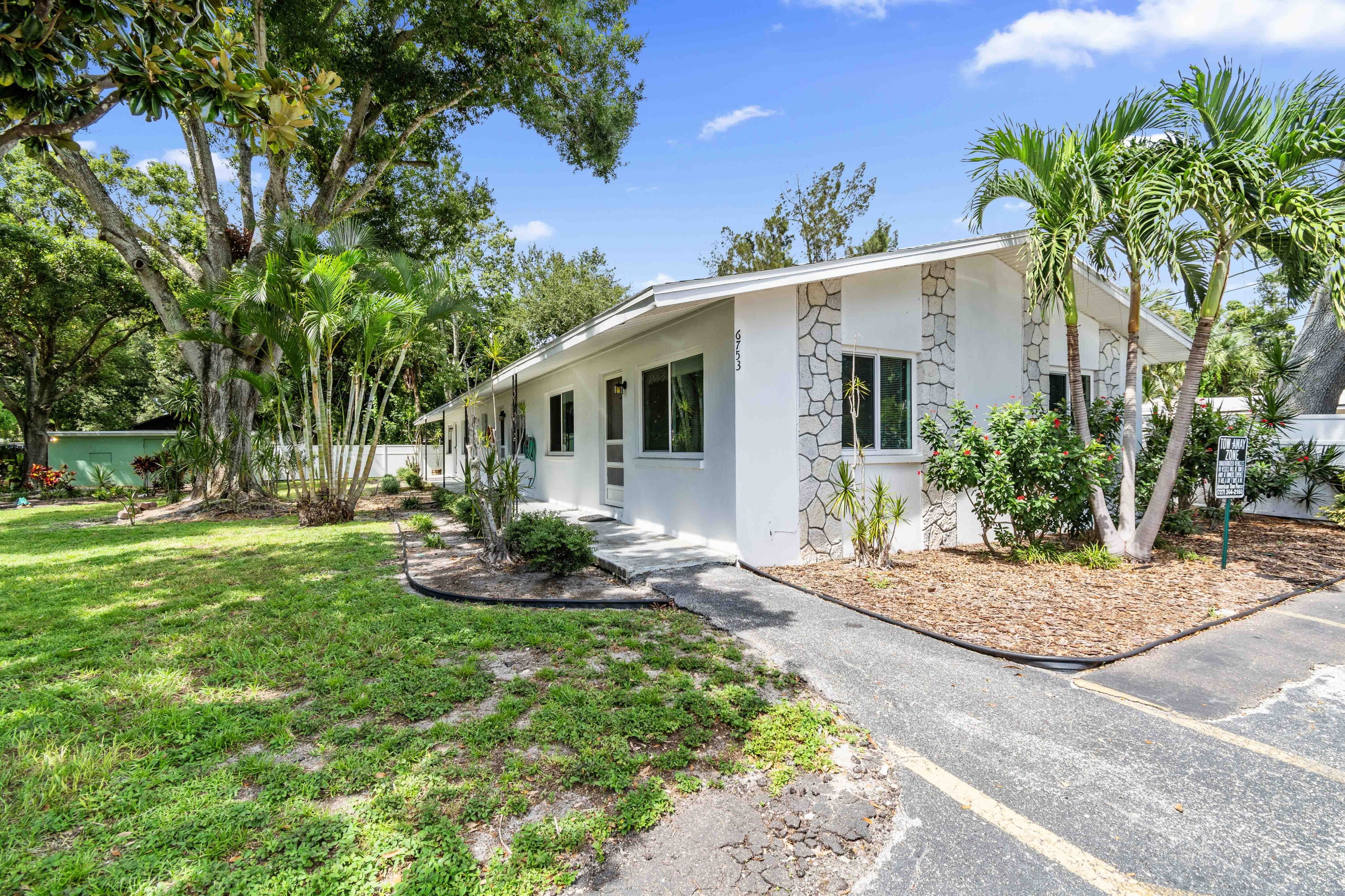 6753 49th Avenue North - 6753