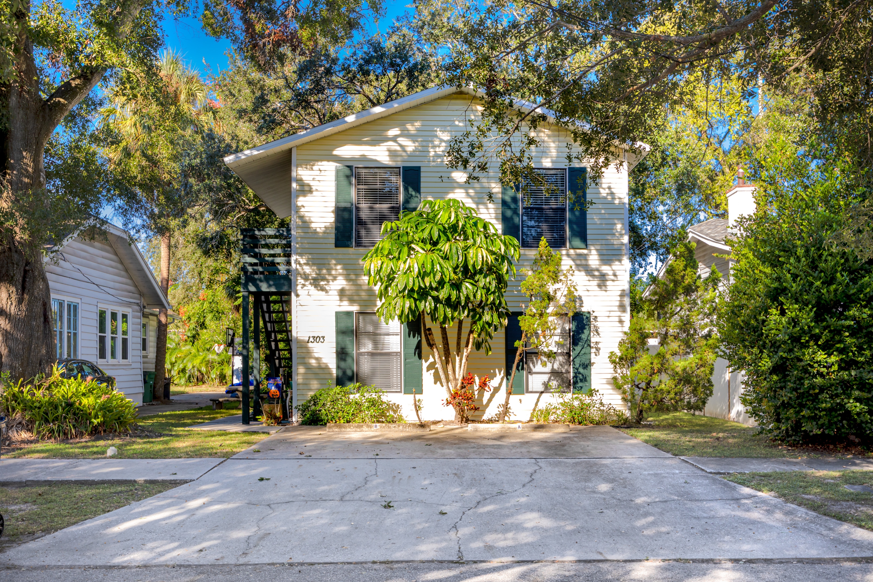 1303 South Moody Avenue - B