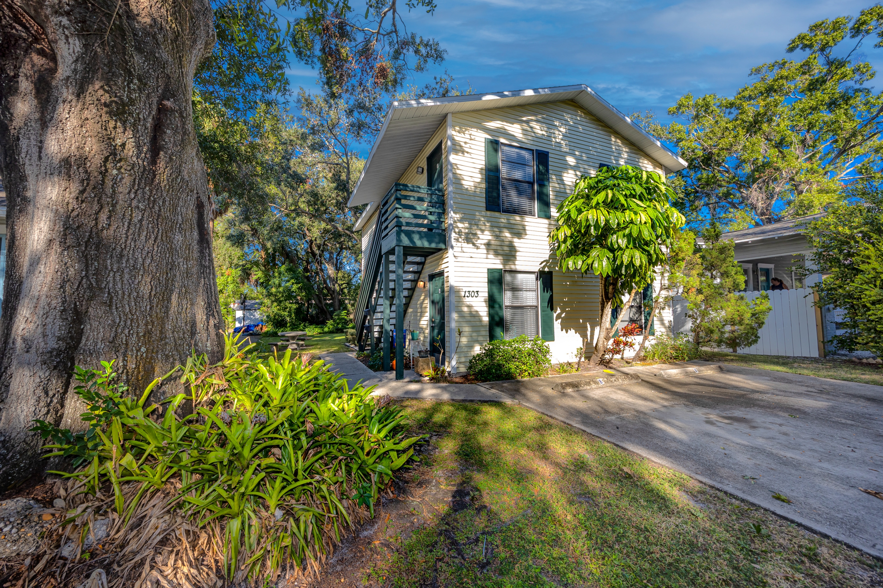 1303 South Moody Avenue - B